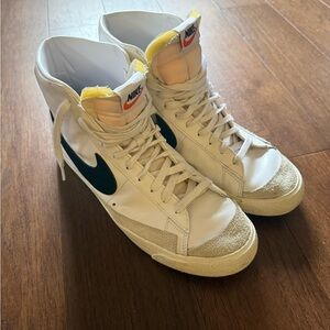Nike Men’s Blazer Mid ‘77 Vintage